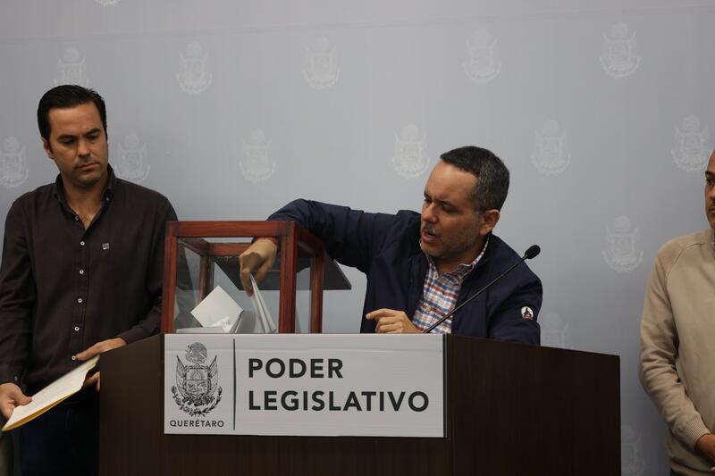 Informa Diputado Gerardo Ángeles sobre acuerdo de Mesa Directiva para sesionar el próximo 14 de octubre Informa Diputado Gerardo Ángeles sobre acuerdo de Mesa Directiva para sesionar el próximo 14 de octubre