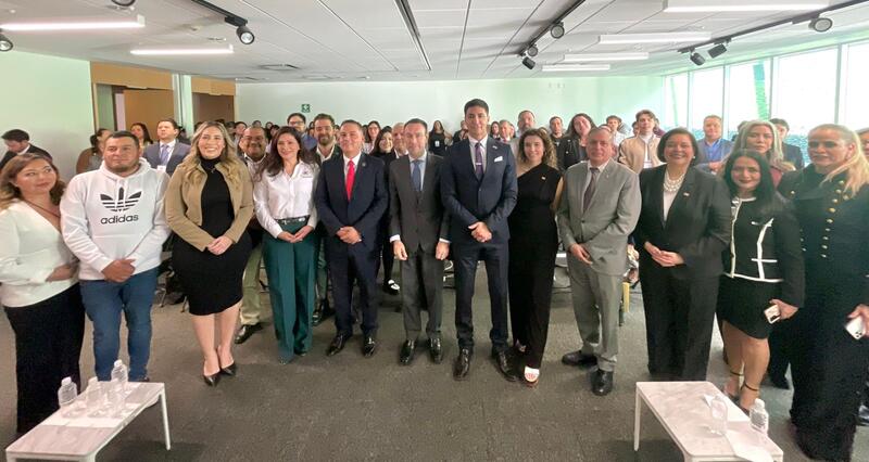 Diputado Arturo Maximiliano García Pérez firmó Memorándum de Entendimiento con el Consejo de Comercio Canadá-Estados Unidos-México (CUSMEX), para generar políticas públicas relativas al fenómeno migratorio Diputado Arturo Maximiliano García Pérez firmó Memorándum de Entendimiento con el Consejo de Comercio Canadá-Estados Unidos-México (CUSMEX), para generar políticas públicas relativas al fenómeno migratorio