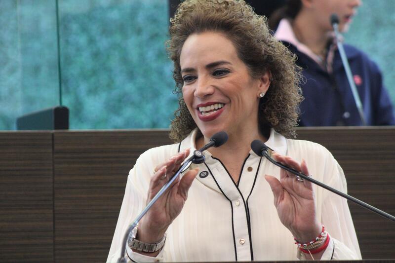 La diputada Adriana Meza recibe en el Congreso del Estado a las alumnas del Colegio Fontanar Borrador automático