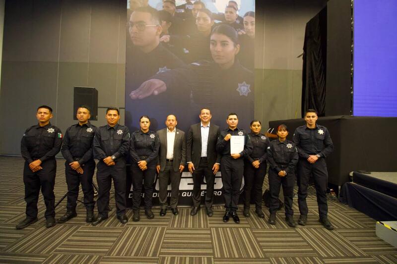 Asiste Roberto Cabrera a la graduación de 193 nuevos policías para el estado de Querétaro y sus municipios Borrador automático