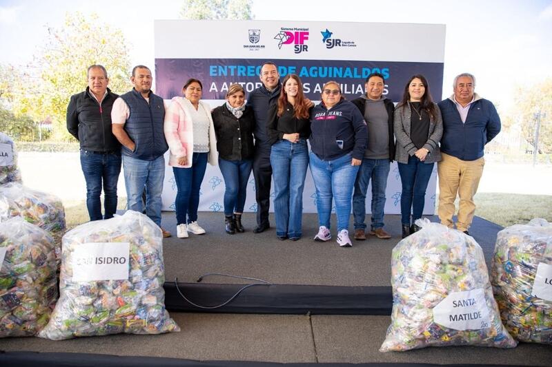 Gina Sánchez y Roberto Cabrera entregan bolsas de aguinaldo a Delegaciones y Subdelegaciones municipales Borrador automático