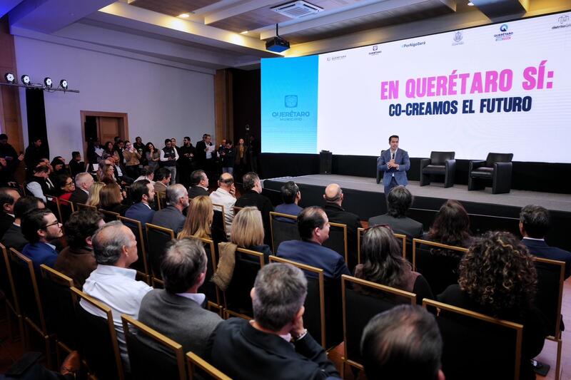 Participa Felifer Macías en el foro Co-creando el Futuro de Querétaro