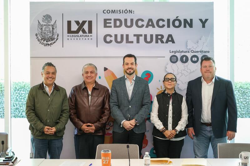 Comisión de Educación y Cultura aprobó reforma para proteger a mujeres estudiantes en estado de embarazo y a alumnos en situación de paternidad Borrador automático