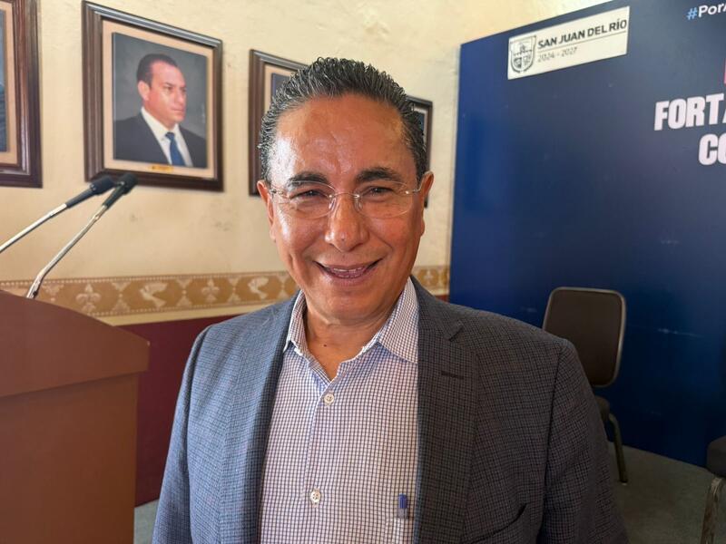 Abel Espinoza acerca campaña estatal de refrendo de licencias a San Juan del Río