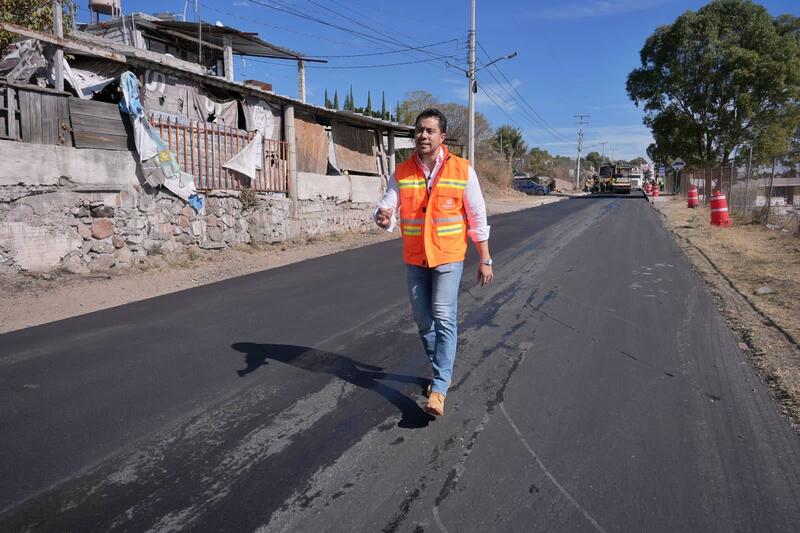 Vamos a meter orden en Santa Rosa Jáuregui con caminos dignos: Felifer Macías Vamos a meter orden en Santa Rosa Jáuregui con caminos dignos: Felifer Macías
