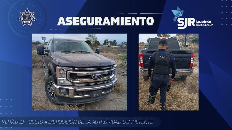 Recuperan camioneta robada en San Juan del Río.