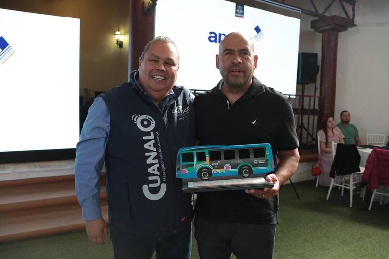 Reconoce AMEQ a los pequeños comerciantes en el incremento de los Centros de Recarga Qrobus 