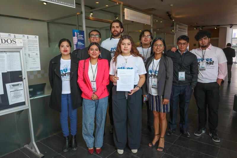 El Consejo Juvenil Universitario presentó a la presidenta de la Mesa Directiva una propuesta para penalizar la violencia en el noviazgo El Consejo Juvenil Universitario presentó a la presidenta de la Mesa Directiva una propuesta para penalizar la violencia en el noviazgo