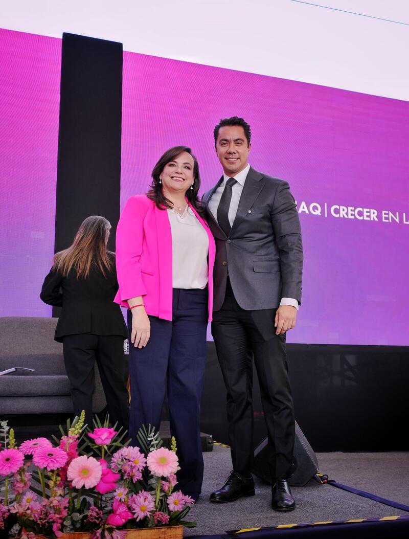 Felifer Macías acompaña a la rectora de la Universidad Autónoma de Querétaro en su segundo informe de actividades Borrador automático