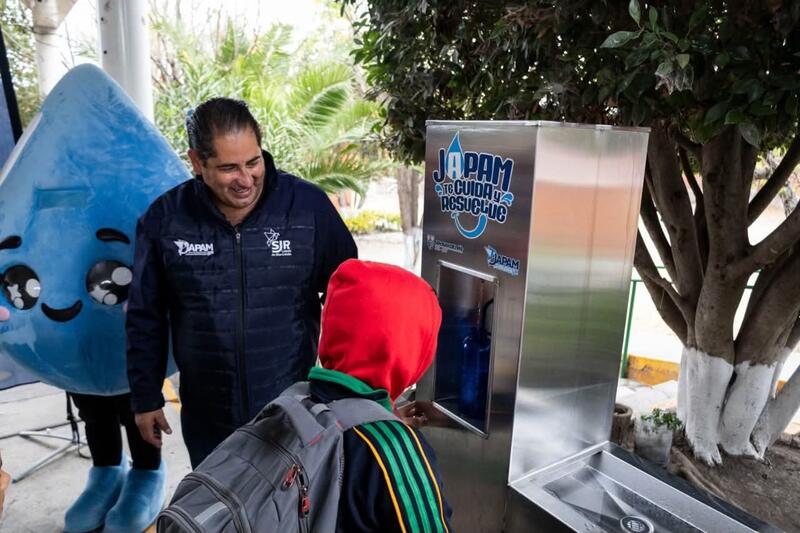 Toño Pérez entrega bebederos en Ojo de Agua para fortalecer acceso a agua potable en escuelas Borrador automático