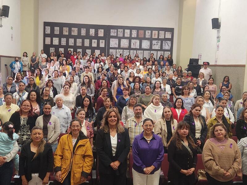 Mujeres de San Juan del Río se informan sobre la menopausia