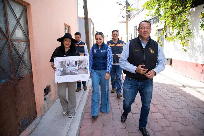 Roberto Cabrera supervisa obra de mejoramiento urbano en calle del Centro Histórico