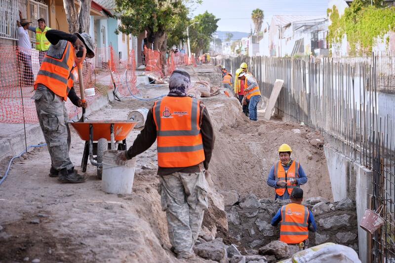 “Vamos avanzando en tiempo y en forma”: Felifer Macías destaca resultados de obra en Peñuelas durante lluvias