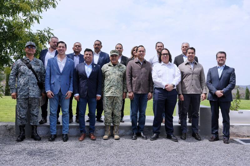 Felifer Macías refrenda compromiso con la seguridad en Querétaro Borrador automático