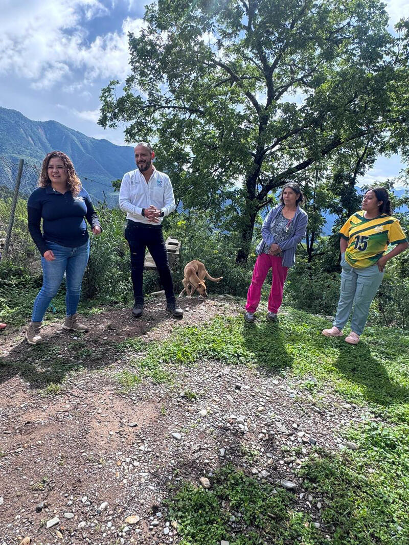 Entrega SEDIF apoyos alimentarios a familias afectadas por lluvias en Pinal de Amoles Borrador automático