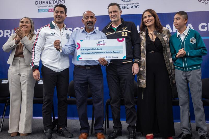 Estrenan estudiantes de la Secundaria General No. 4 nuevo auditorio en Lomas de Casa Blanca Borrador automático