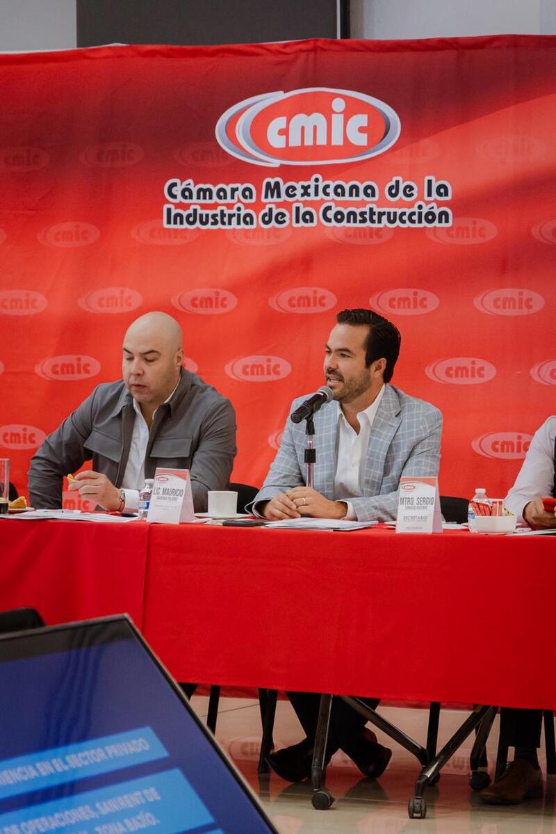 Mauricio Cárdenas y CMIC Querétaro acuerdan fortalecer agenda conjunta en favor de la infraestructura Borrador automático