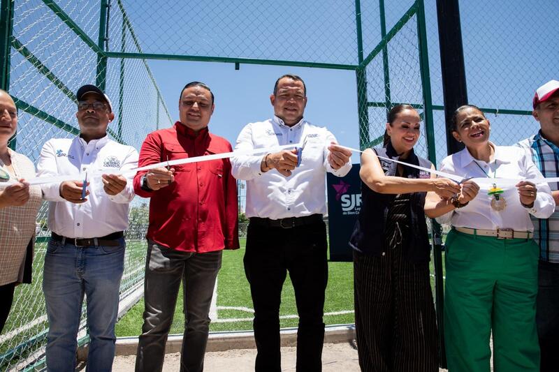 Inauguran dos canchas de futbol del programa Mundial Social 2026 en San Juan del Río Borrador automático