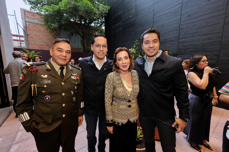 Felifer Macías participa en la inauguración de las nuevas oficinas de Plaza de Armas Borrador automático