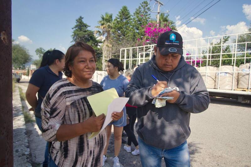 Entregan 115 tinacos a bajo costo en tres comunidades de San Juan del Río Borrador automático