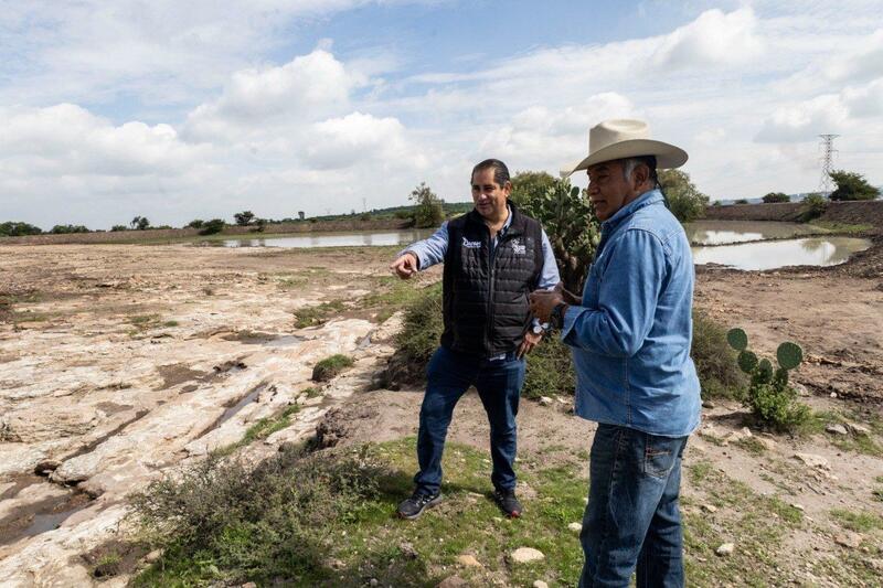 Toño Pérez supervisa restauración del bordo San Benito para fortalecer la recarga del acuífero en San Juan del Río Toño Pérez supervisa restauración del bordo San Benito para fortalecer la recarga del acuífero en San Juan del Río