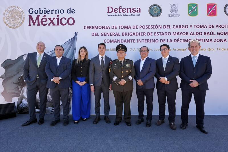 Atestigua Felifer Macías toma de posesión del cargo del General Aldo Raúl Gómez Quintero Atestigua Felifer Macías toma de posesión del cargo del General Aldo Raúl Gómez Quintero
