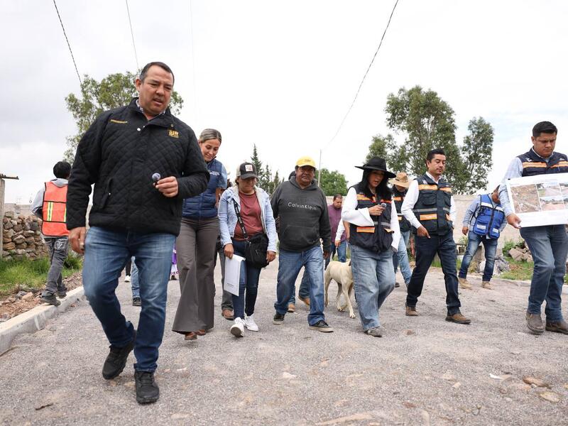 Supervisa Roberto Cabrera construcción de calle en Ampliación Santa Bárbara La Cueva Borrador automático