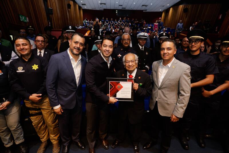 Bomberos representan lo mejor de Querétaro: Felifer Macías Bomberos representan lo mejor de Querétaro: Felifer Macías