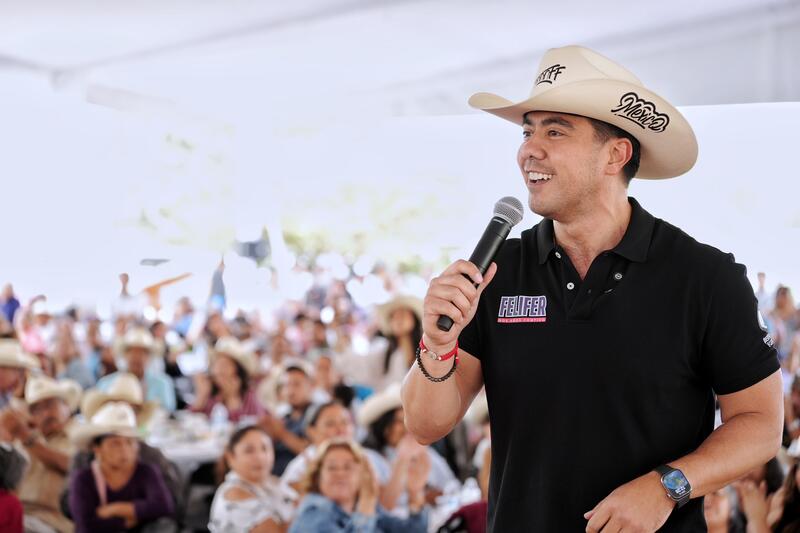 Juntos trabajamos para llevar a Santa Rosa Jáuregui al mejor momento de su historia: Felifer Macías Juntos trabajamos para llevar a Santa Rosa Jáuregui al mejor momento de su historia: Felifer Macías