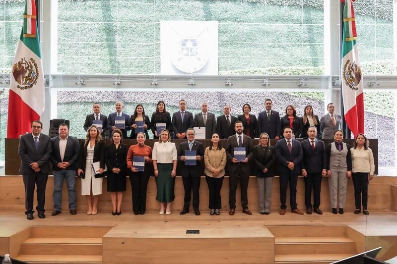Recibe Mesa Directiva de la LXI Legislatura el Quinto Informe de actividades del Poder Ejecutivo Borrador automático