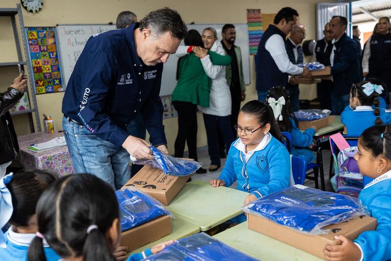 Querétaro fortalece la educación con escuelas inclusivas y mejor equipadas Borrador automático