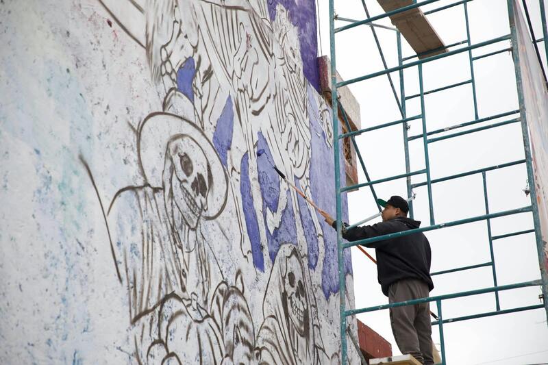 Preparan el “Mural de las Ánimas” para celebrar el Día de Muertos en San Juan del Río